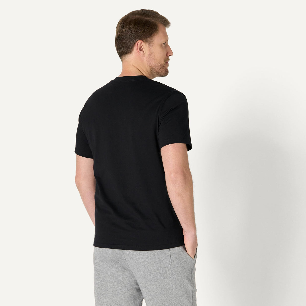 Amazon Essentials Men's Relaxed Fit Cotton Jersey T-Shirt, Soft Fabric